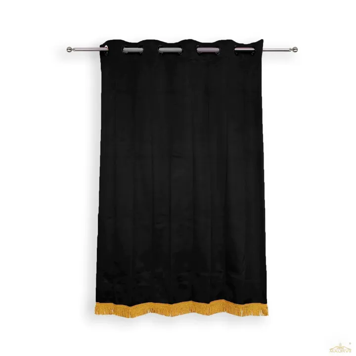 Fringed Velvet Room Curtains Installed With Traverse Rod